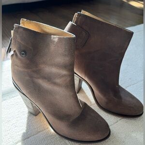 Rag & Bone Brown Kerr Back Tab Brown Leather Ankle
Boot Bootie. Size 38